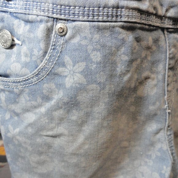 Jordache Distressed Floral Denim Girls Overall Shorts~LG 10-12~Cute~ - Picture 4 of 8
